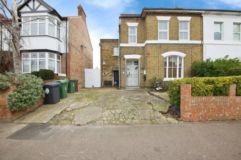 2 bedroom flat to rent, Vicarage Road, Leyton