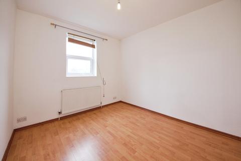 2 bedroom flat to rent, Vicarage Road, Leyton