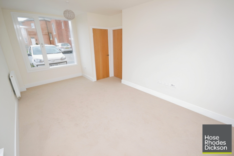 2 bedroom end of terrace house to rent, Byron Court, Gatcombe Manor