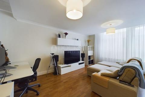 2 bedroom maisonette to rent, Burrells Wharf Square, London