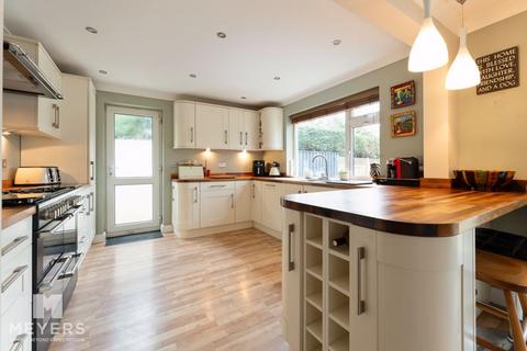 4 bedroom detached house for sale, Pinewood Road, Ferndown BH22