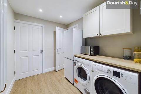 1 Kenilworth Close, Penkridge, Stafford, ST19 5HA
