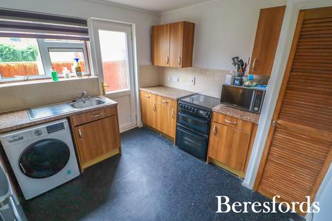 2 bedroom semi-detached house for sale, Roseberry Gardens, Upminster, RM14