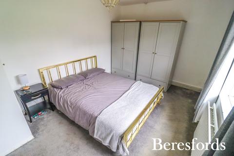 2 bedroom semi-detached house for sale, Roseberry Gardens, Upminster, RM14