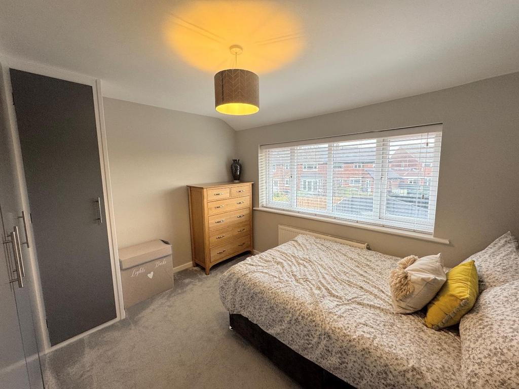 Bedroom 2 ( rear)