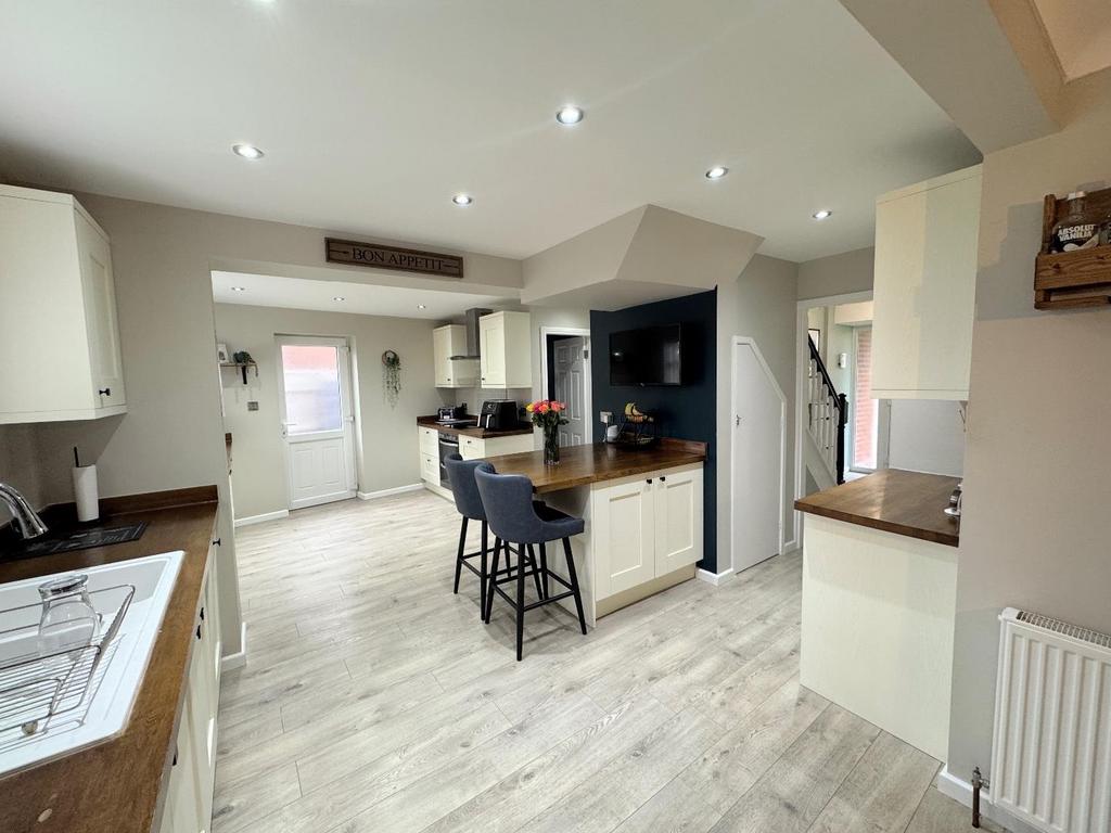 Dining kitchen