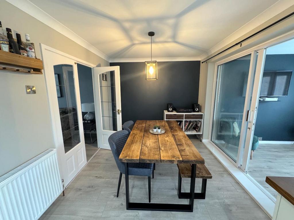 Dining kitchen