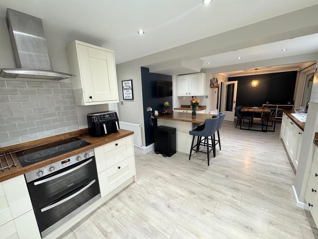 Dining kitchen