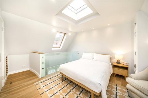 1 bedroom mews to rent, London W11