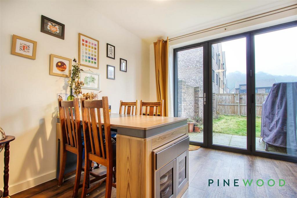 Kitchen diner