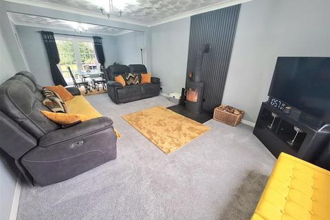 2 Dickens Road, Malton, YO17 7FF