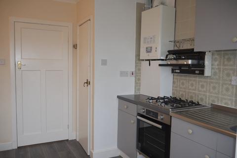 3 bedroom semi-detached house to rent, Highmoor Lane, Cleckheaton, West Yorkshire, BD19