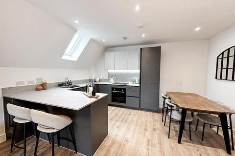 Flat 1, 8 Croham Valley Road, South Croydon, CR2 7NA
