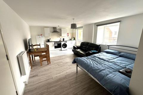 Studio for sale, Biscot, Luton LU3