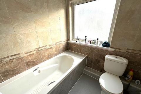undefined, Biscot, Luton LU3