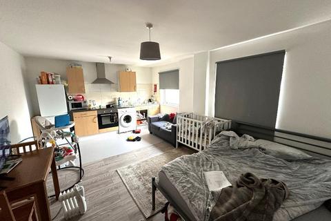 Studio for sale, Biscot, Luton LU3