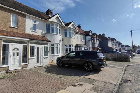 3 bedroom terraced house for sale, Dunmow Drive, Greater London, RM13 7UD