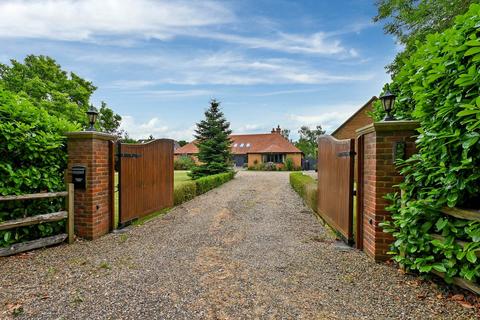 6 bedroom detached house for sale, Gibbins Lane, Warfield, Bracknell, Berkshire