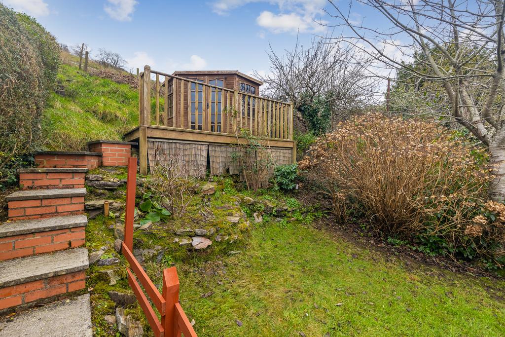 A07 - 217 Victoria Road, Dartmouth - 250120