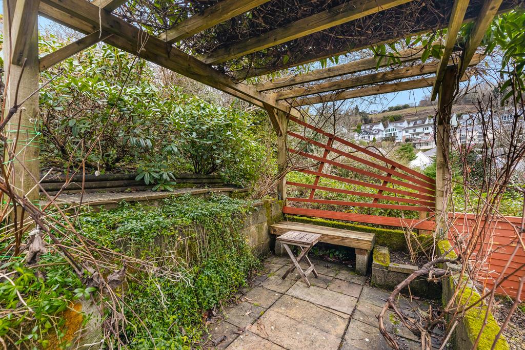 A06 - 217 Victoria Road, Dartmouth - 250120