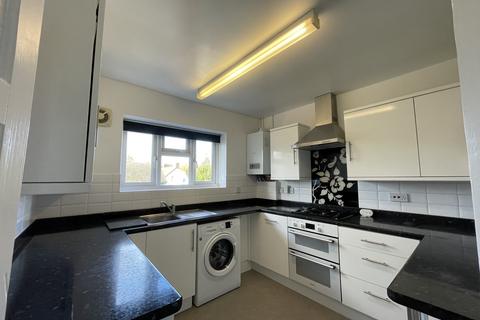 2 bedroom maisonette to rent, Derwent Drive, Burnham