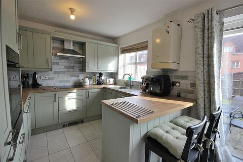 3 bedroom end of terrace house for sale, Haynes Road, Bedford, Bedfordshire, MK42