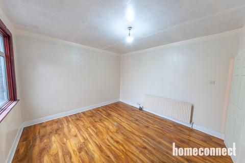 2 bedroom flat to rent, Aldborough Road South, Ilford