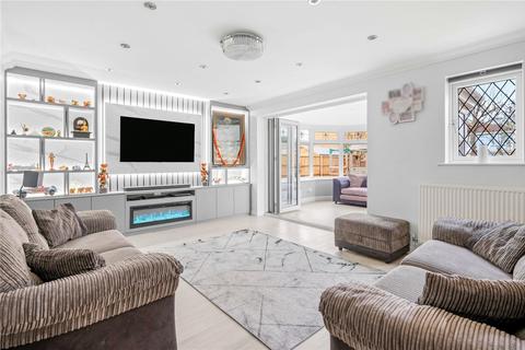 5 bedroom detached house for sale, Mayflower Gardens, Bishop's Stortford, Hertfordshire, CM23