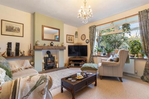 4 bedroom semi-detached house for sale, Davenham Close, Malvern, WR14 2TY