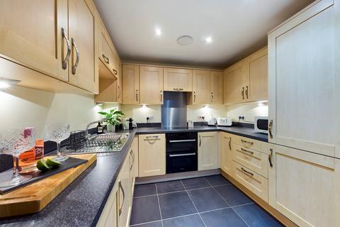 2 bedroom apartment for sale, Whinbush Rd, Hitchin, Herts, SG5