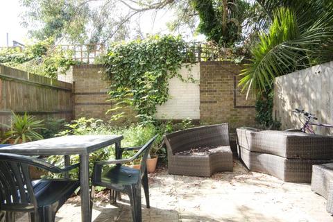 33 Bocking Street, London, E8 3GL