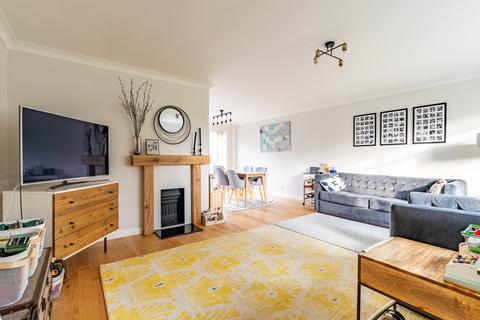 63 Cuckmans Drive, St Albans, AL2 3BD