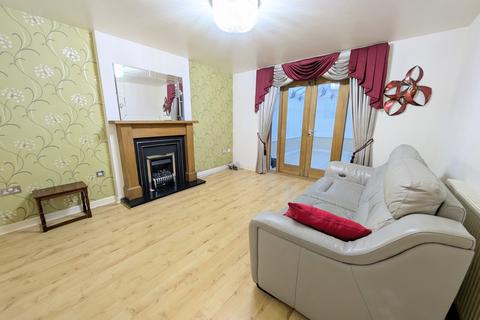 4 bedroom detached house to rent, Chilver Drive, West Yorkshire BD4