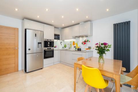 4 bedroom terraced house for sale, Lingfield Road, Worcester Park KT4