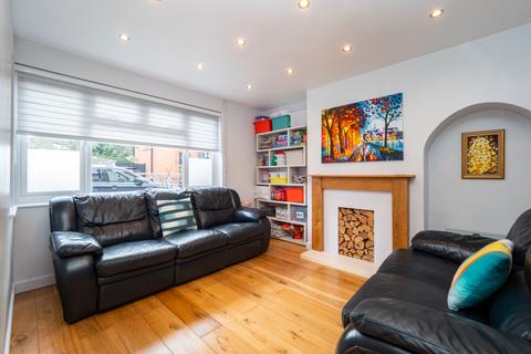 4 bedroom terraced house for sale, Lingfield Road, Worcester Park KT4