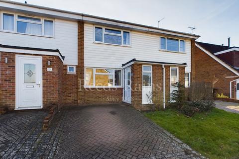 2 bedroom terraced house for sale, Reeves Close, Staplehurst TN12