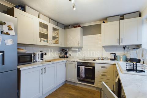 2 bedroom terraced house for sale, Reeves Close, Staplehurst TN12