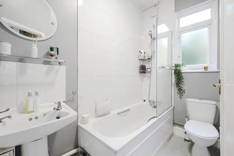 29 Trinity Road, London, SW19 8QS