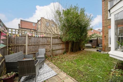 29 Trinity Road, London, SW19 8QS