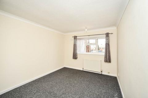 3 bedroom terraced house to rent, Milford Grove, Hull HU9