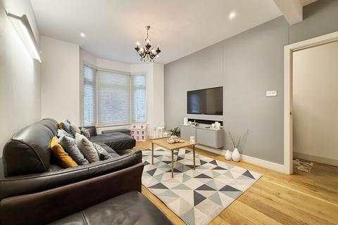 2 bedroom terraced house for sale, Woodside Road, London E13