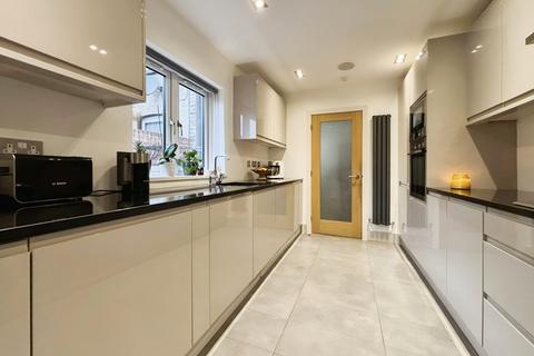 22 Woodside Road, London, E13 8RX