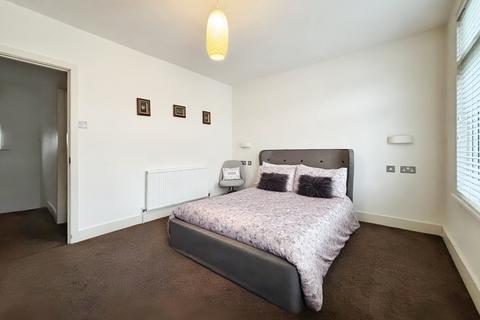 22 Woodside Road, London, E13 8RX