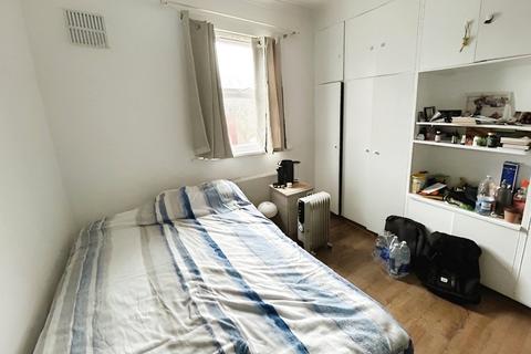 1 bedroom in a house share to rent, Harold Road, London E13