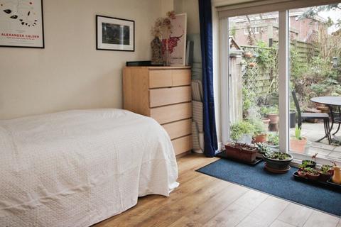 8 Macrae Road, Pill, Bristol, BS20 0EB
