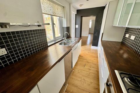 2 bedroom end of terrace house for sale, East Street, Rossendale BB4