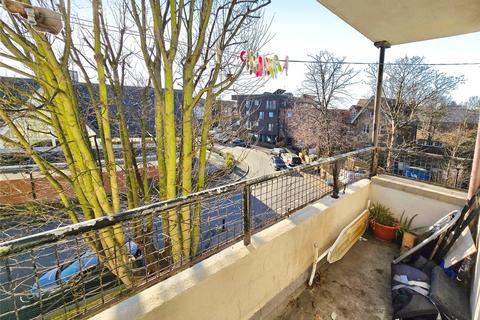 2 bedroom flat for sale, St. Mary's Road, London SE15