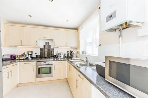 16 Hadleigh Drive, Sutton, SM2 5BF