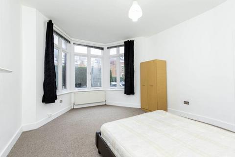 2 bedroom apartment to rent, NW2