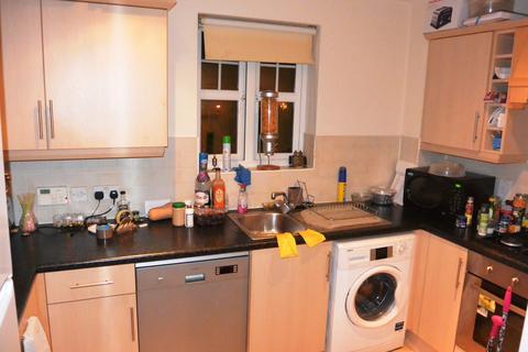 2 bedroom flat to rent, Shillingford Close, Mill Hill East, NW7